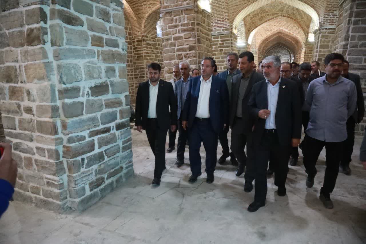 بازدید استاندار آذربایجانغربی از روند مرمت و احیای مسجد جامع ارومیه + تصاویر