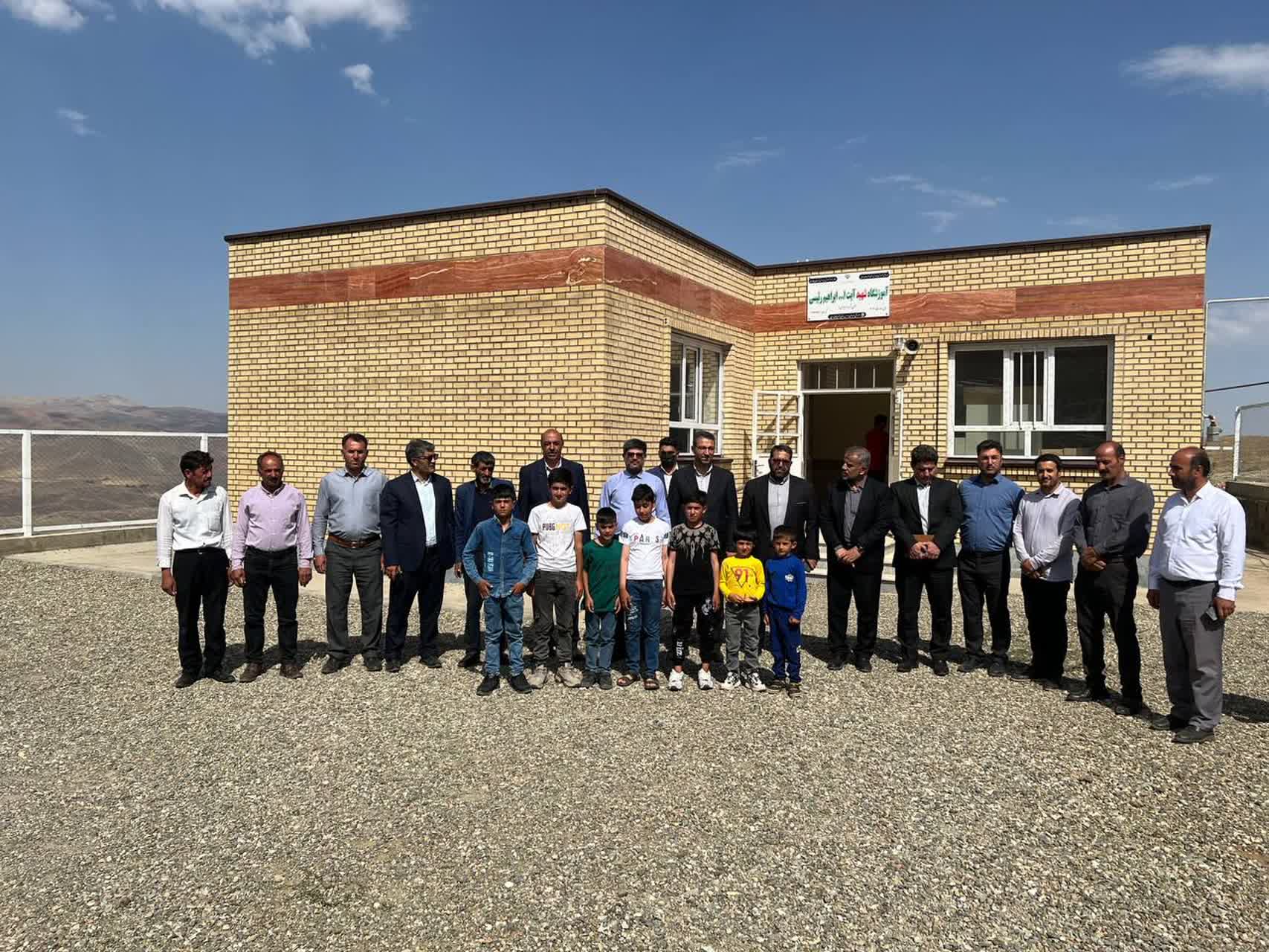 افتتاح آموزشگاه یککلاسه شهید رئیسی در شهرستان شوط + تصاویر