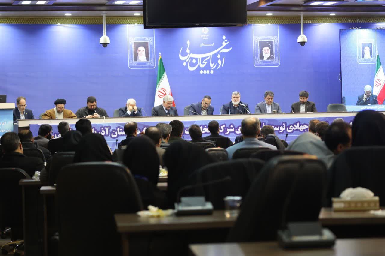 آلبوم تصویری / آیین آغاز عملیات اجرایی نهضت توسعه فیبر نوری توسط شرکت مخابرات ایران در آذربایجانغربی
