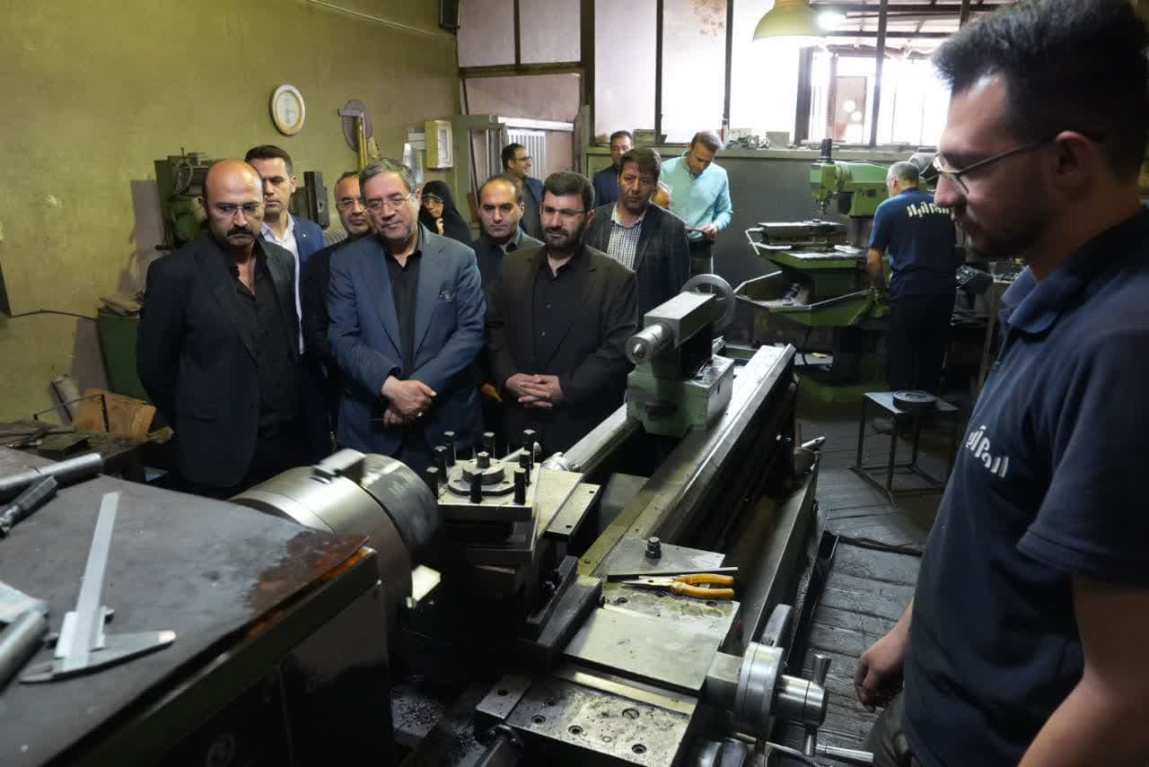 بازدید استاندار آذربایجانغربی از کارخانه اروم آلیاژ + تصاویر
