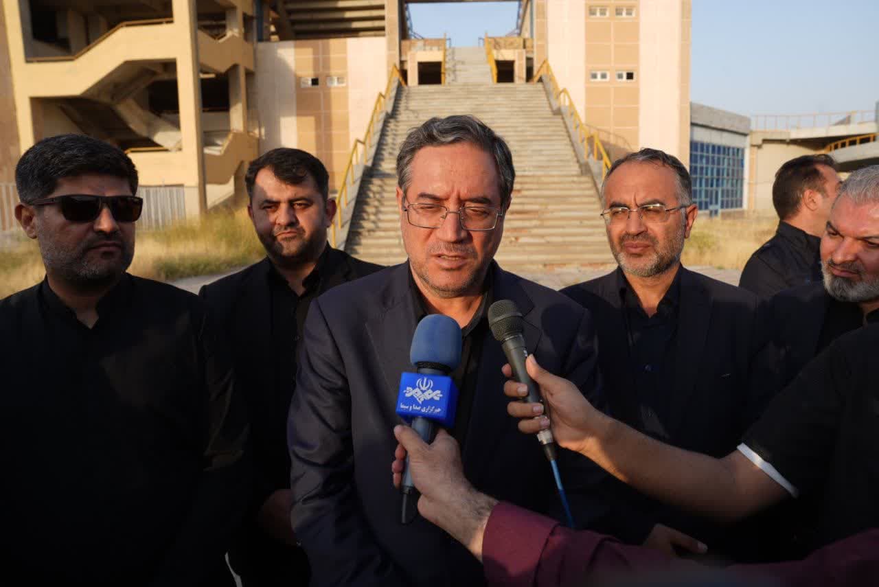 بازدید استاندار آذربایجانغربی از ورزشگاه 15 هزار نفری شهید باکری ارومیه + تصاویر