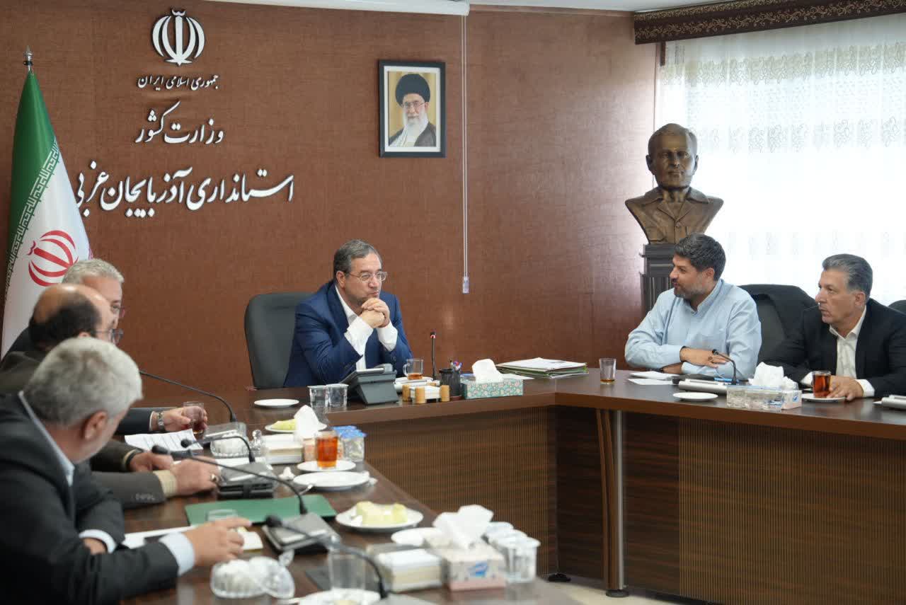 برگزاری جلسه کمیسیون ماده 5 آذربایجانغربی + تصاویر