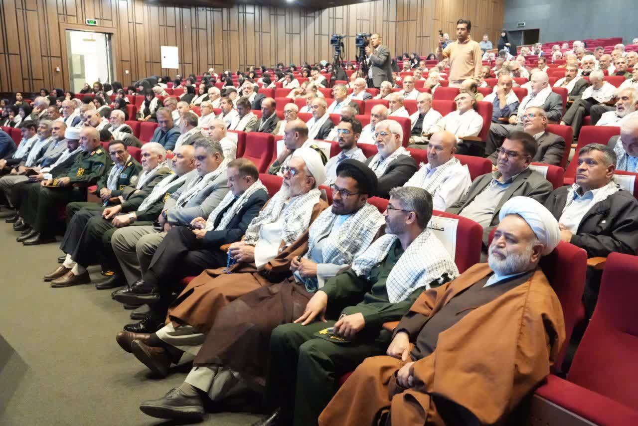 برگزاری آیین تجلیل از پیشکسوتان دفاع مقدس و مقاومت در ارومیه + تصاویر