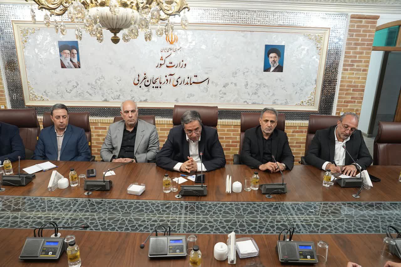 دیدار مدیرعامل شرکت انبارهای عمومی و خدمات گمرکی ایران با استاندار آذربایجانغربی + تصاویر