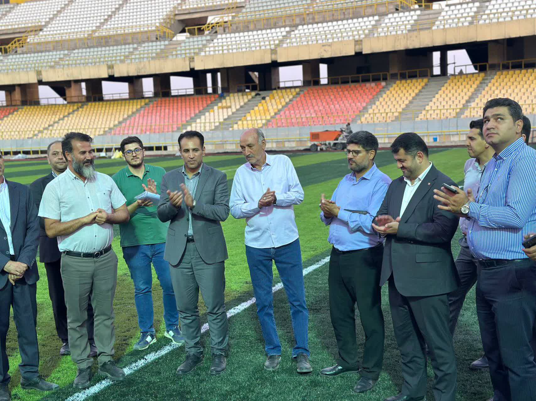 بازدید معاون هماهنگی امور عمرانی استاندار آذربایجانغربی از ورزشگاه شهید باکری ارومیه + تصاویر