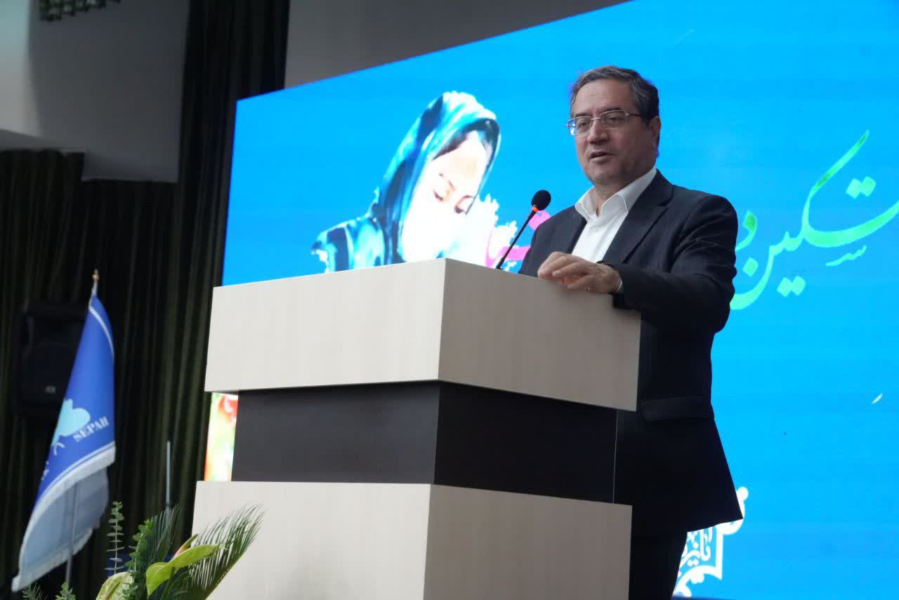 آلبوم تصویری / برگزاری آیین تجلیل و بزرگداشت مقام والای پرستار در ارومیه