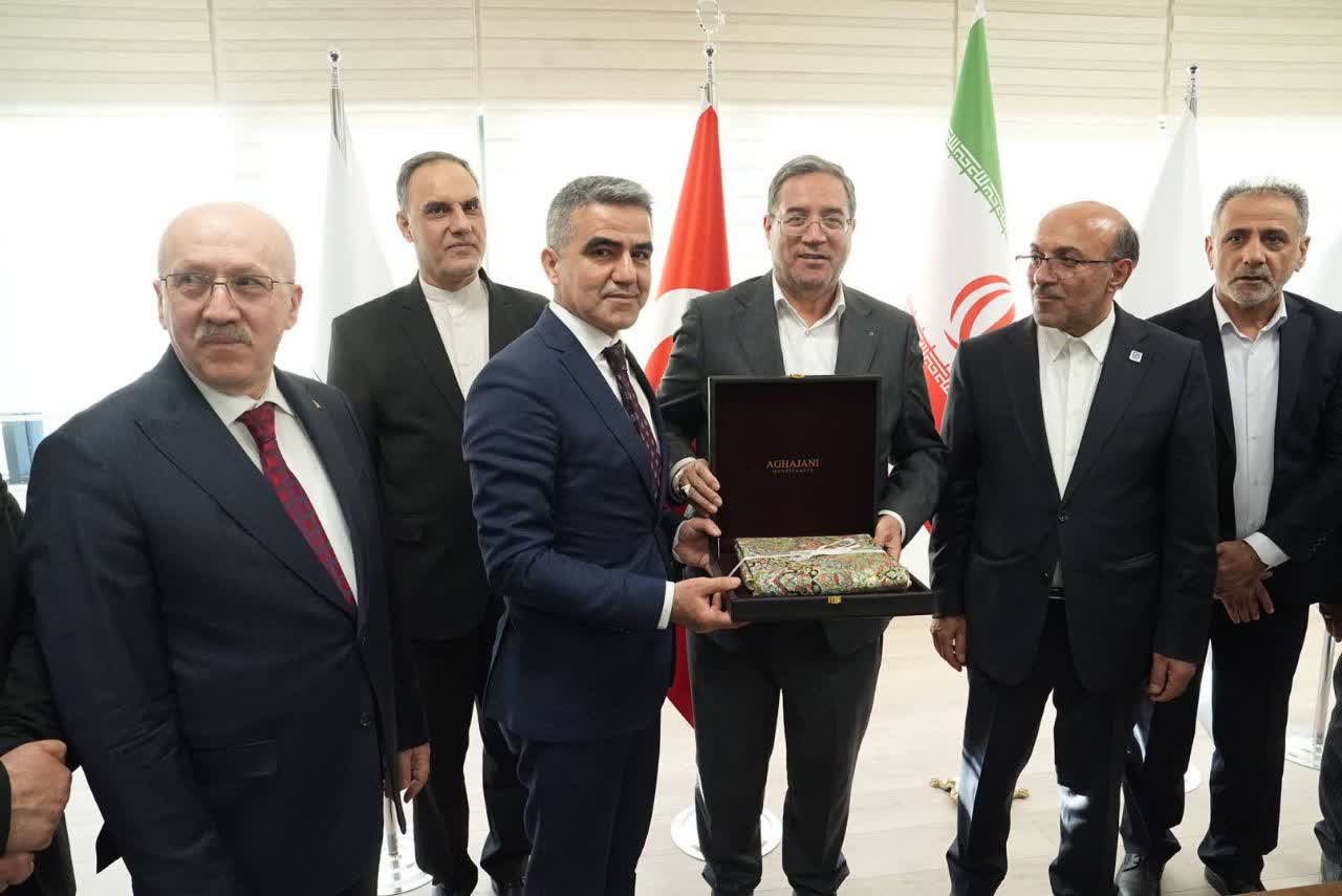 توافق راهبردی ایران و ترکیه برای تسهیل تجارت در مرز بازرگان + تصاویر