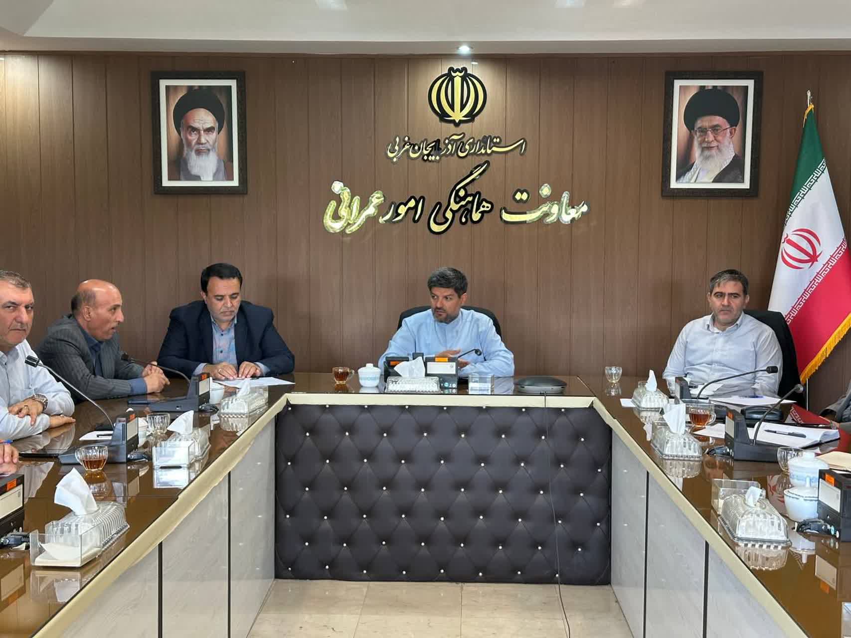 برگزاری جلسه هماهنگی و پیگیری تکمیل زیرساخت محورهای در حال احداث شمال و جنوب آذربایجانغربی