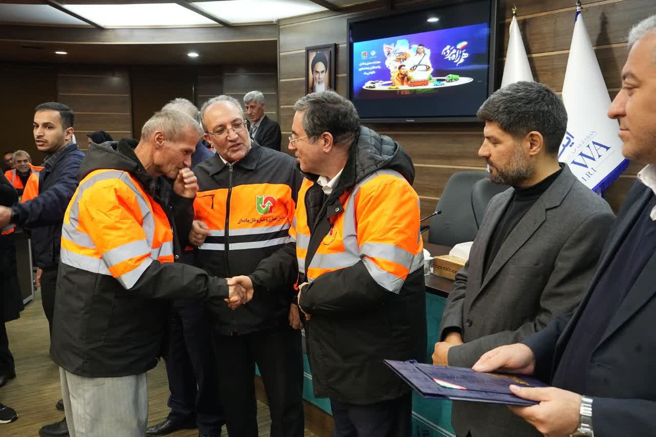 برگزاری نشست صمیمی استاندار آذربایجانغربی با فعالان حملونقل جادهای + تصاویر