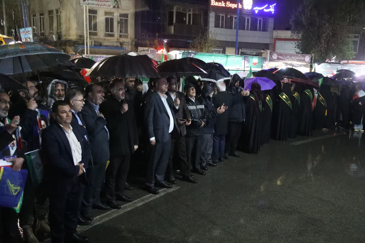 حضور استاندار آذربایجان‌غربی در میزهای خدمت شبانه ارومیه + تصاویر