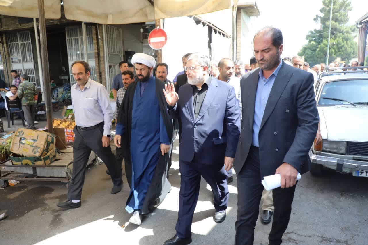 بازدید میدانی استاندار آذربایجان غربی از میان میوه و تره بار ارومیه + تصاویر