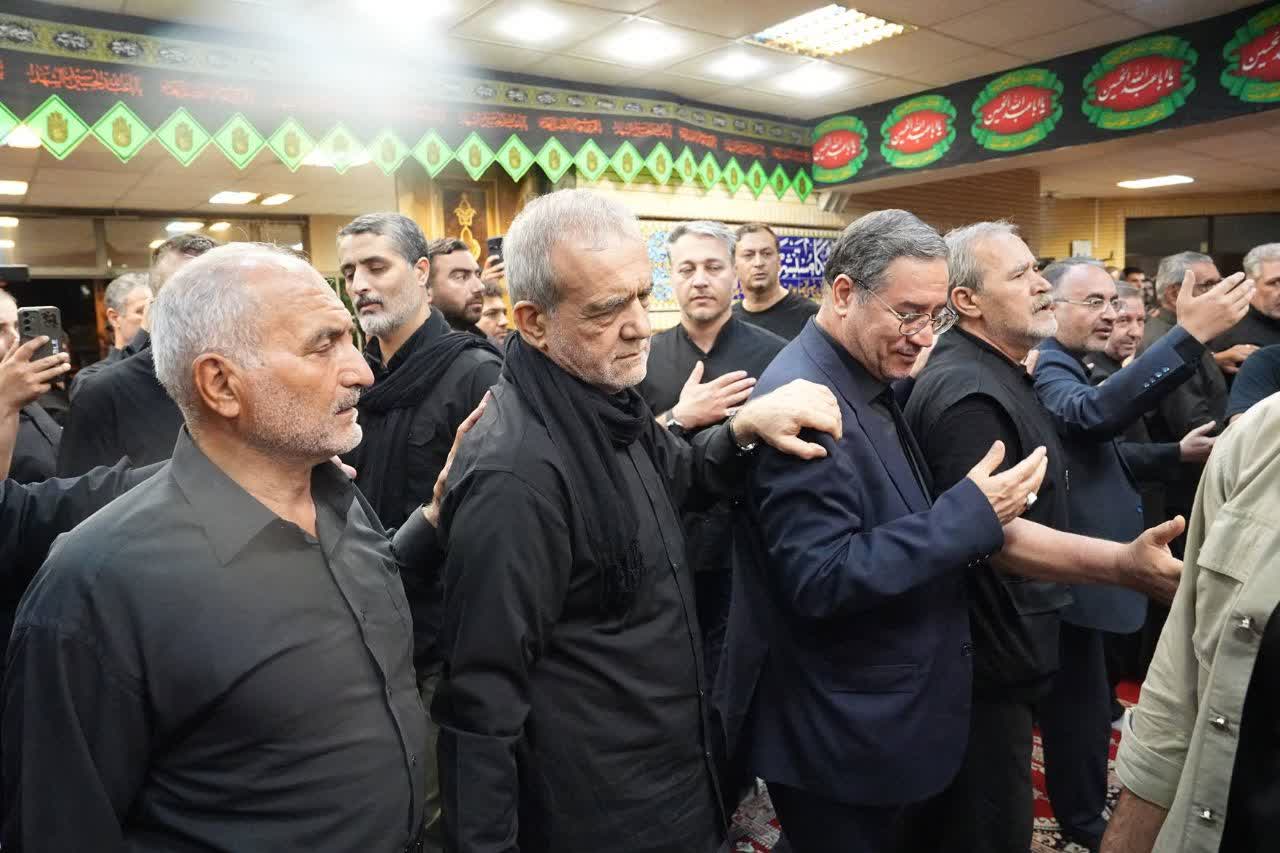 حضور رئیسجمهور در مراسم شام غریبان حضرت اباعبدالله الحسین (ع) در ارومیه + تصاویر