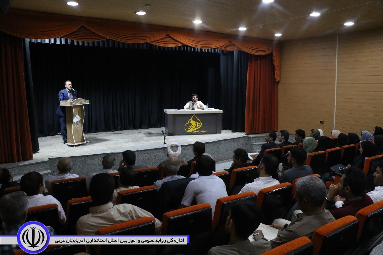 شاعران و سخن سرایان آگاه بسترساز تقویت وحدت ملی و انتقال دهنده والاترین ارزشهای انسانی به نسل های آینده هستند