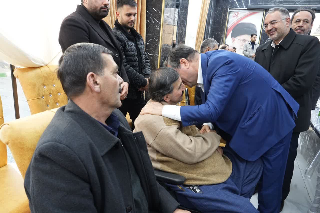 برگزاری نشست صمیمی استاندار آذربایجان‌غربی با جانبازان دفاع مقدس