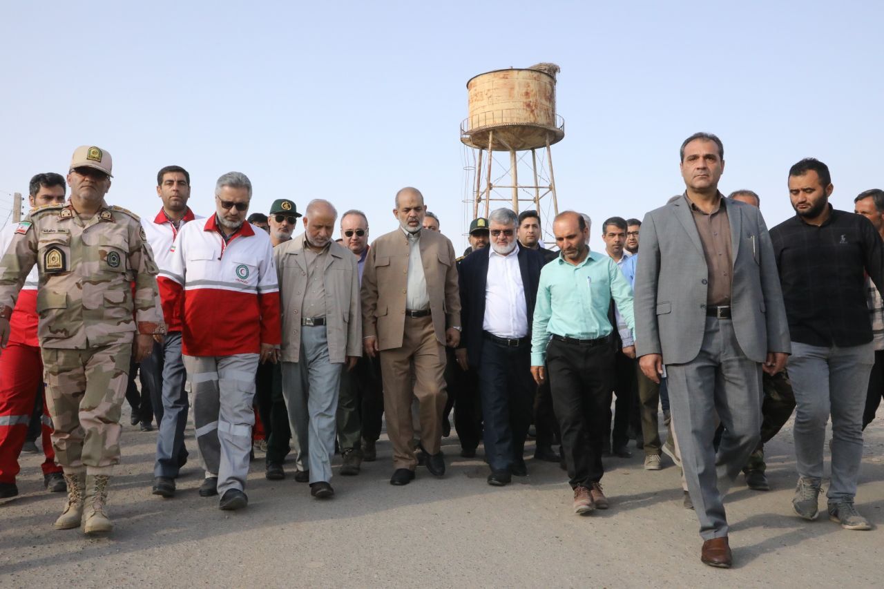 آلبوم تصویری / حضور وزیر کشور در مناطق زلزله زده شهرستان خوی