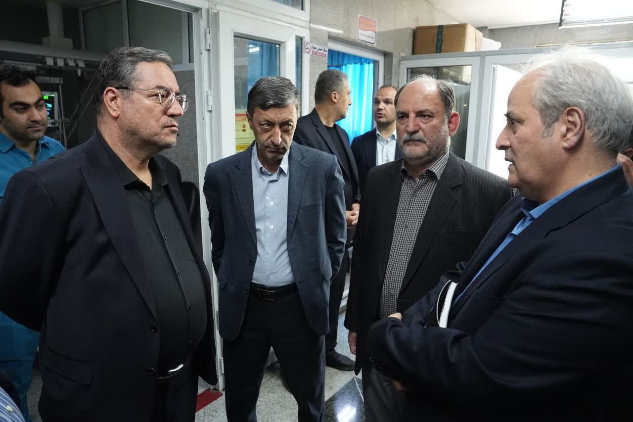 بازدید استاندار آذربایجانغربی و رئیس ستاد اجرایی فرمان امام (ره) از بیمارستان امام رضا (ع) ارومیه + تصاویر