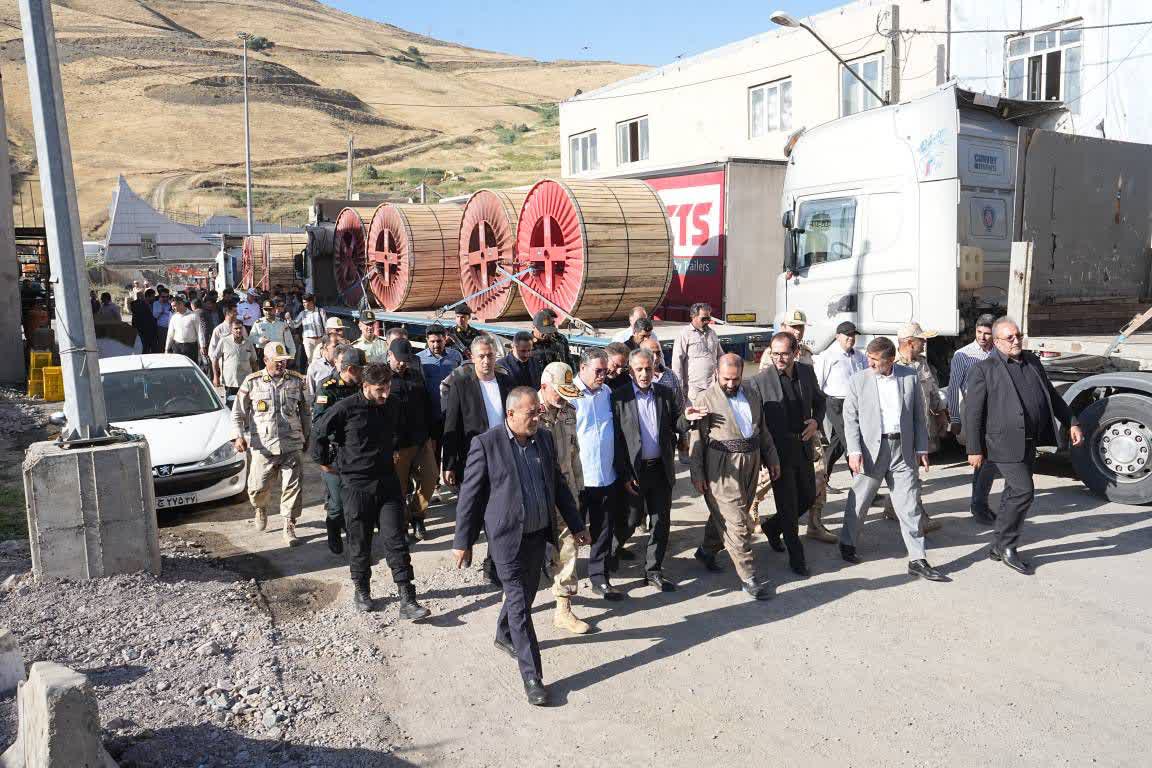 بازدید استاندار آذربایجان‌غربی از روند خدمت‌رسانی به زائران اربعین در پایانه مرزی تمرچین + تصاویر