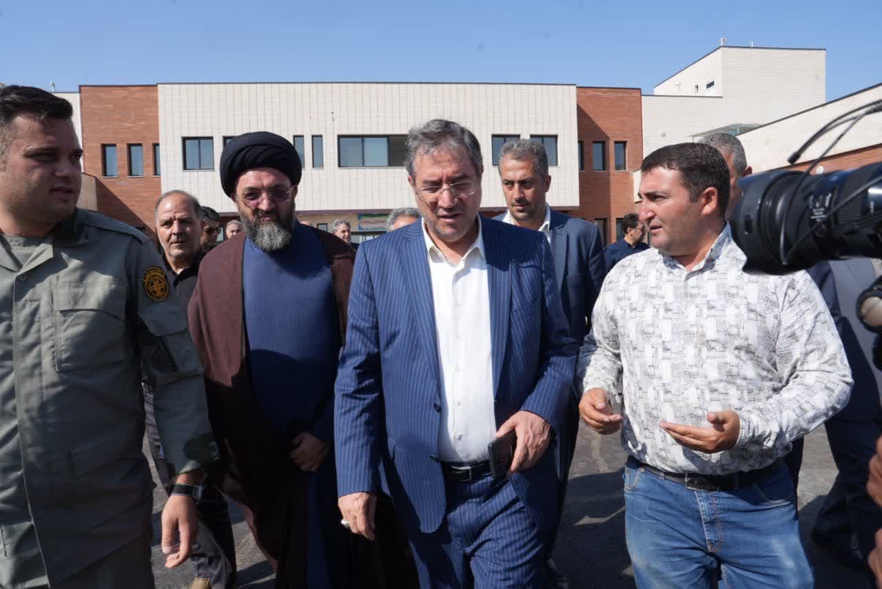 بازدید استاندار آذربایجانغربی از مجتمع ادارات شهرستان باروق + تصاویر