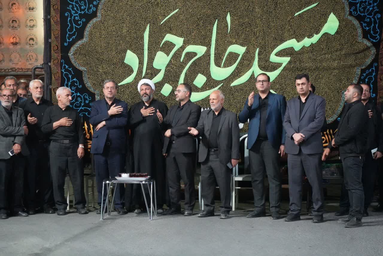 برگزاری آیین عزاداری شب عاشورای شهادت اباعبدالله الحسین (ع) در مسجد حاج جواد ارومیه + تصاویر