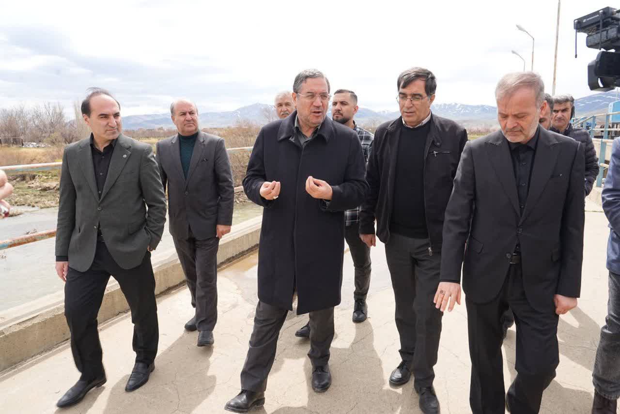 بازدید استاندار آذربایجان‌غربی از آب‌بند انحرافی سد حسنلو در شهرستان نقده + تصاویر