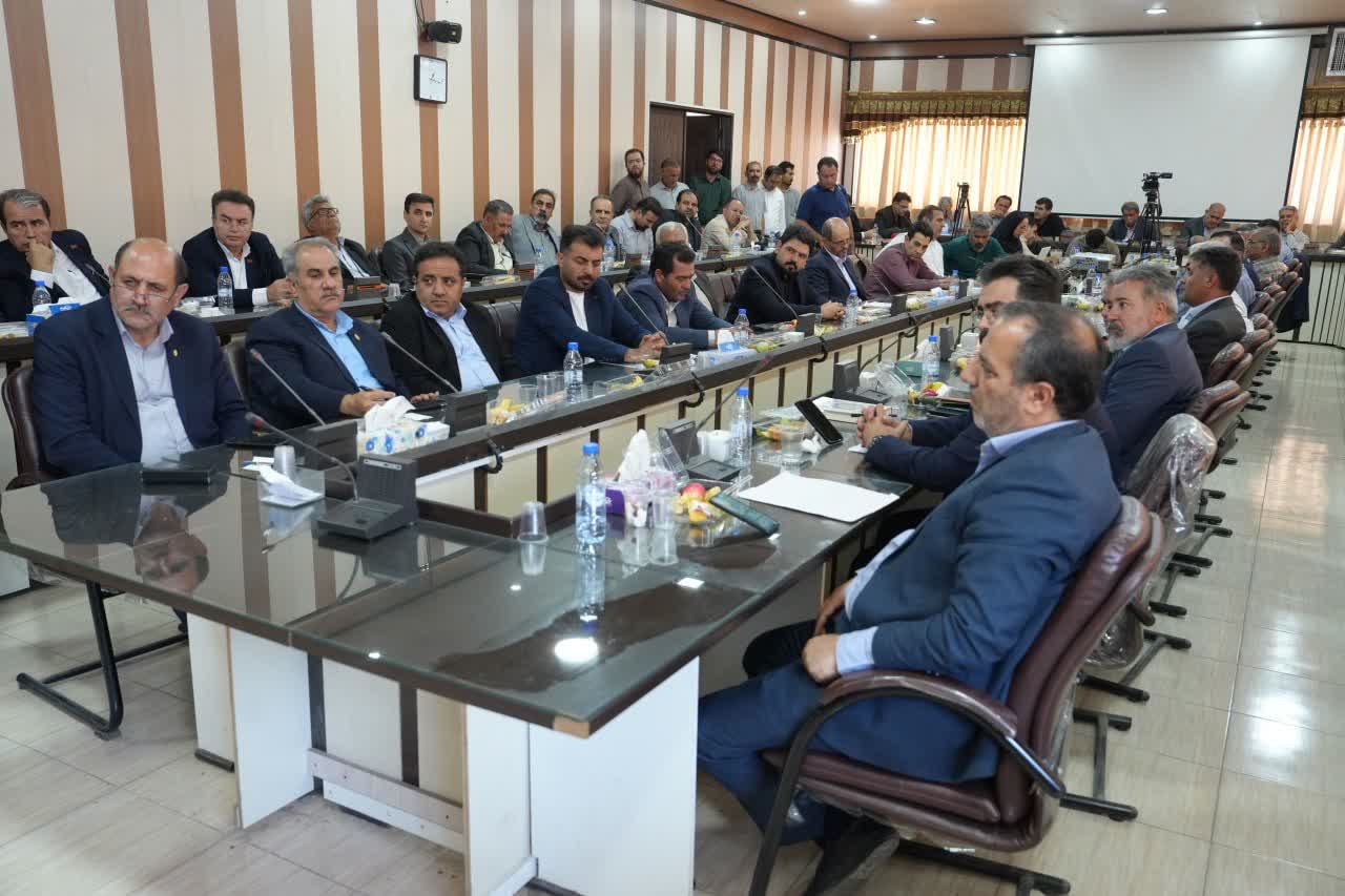 برگزاری نشست استاندار آذربایجانغربی با فعالان اقتصادی و سرمایهگذاران میاندوآب + تصاویر