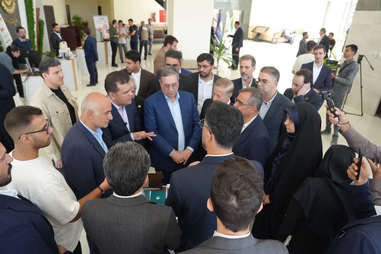 بازدید معاون رئیسجمهور و استاندار آذربایجانغربی از پارک علم و فناوری استان + تصاویر