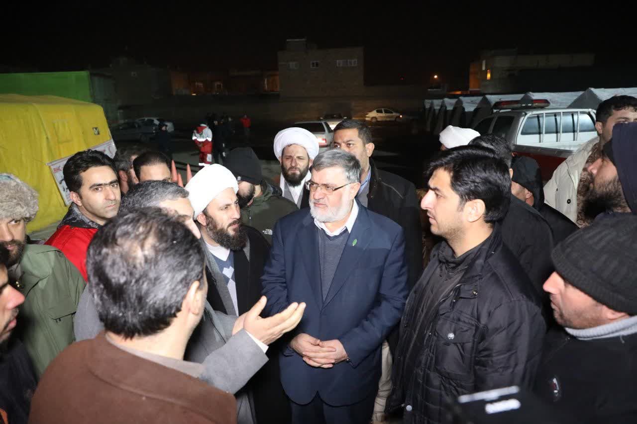 آلبوم تصویری / بازدید شبانه استاندار آذربایجانغربی از اردوگاه و کمپ های اسکان اضطراری زلزله زدگان شهرستان خوی