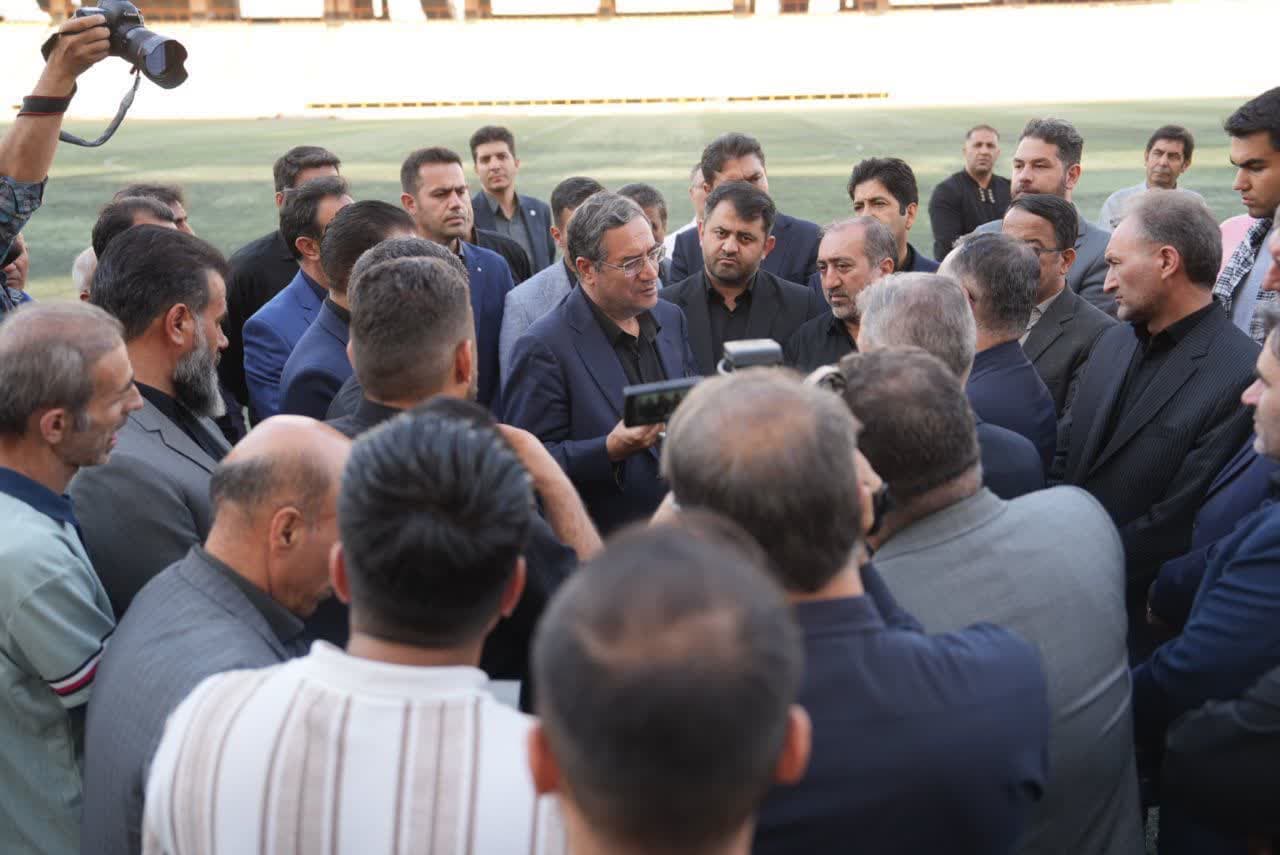 بازدید استاندار آذربایجانغربی از ورزشگاه 15 هزار نفری شهید باکری ارومیه + تصاویر