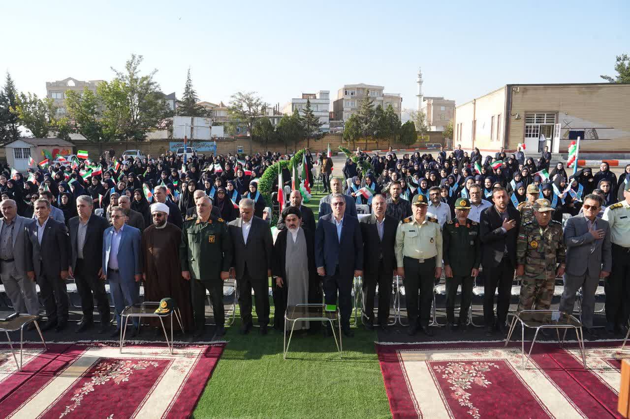 زنگ مهر در آذربایجانغربی با گرامیداشت شهدای دانشآموز به صدا درآمد + تصاویر