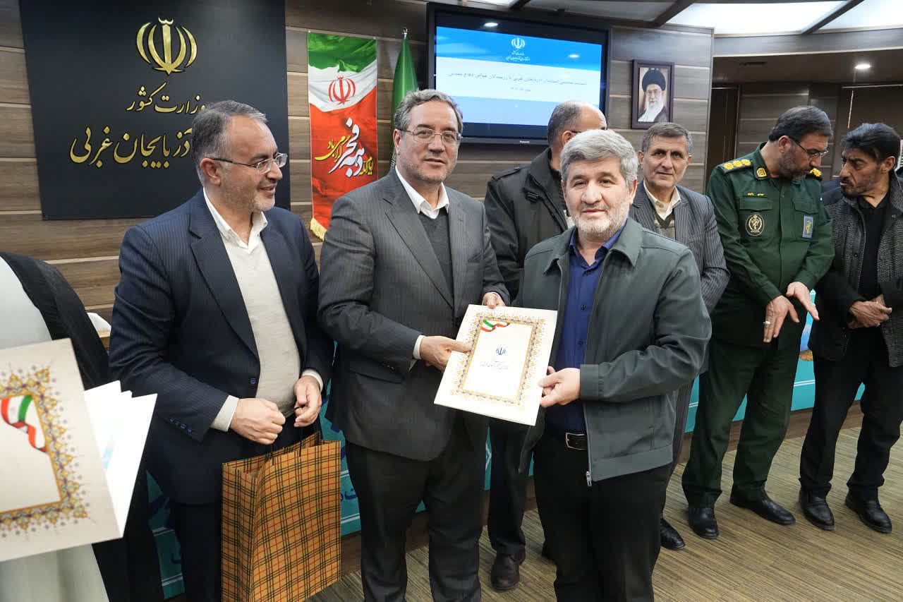 برگزاری نشست صمیمی استاندار آذربایجان‌غربی با رزمندگان غواص دفاع مقدس + تصاویر