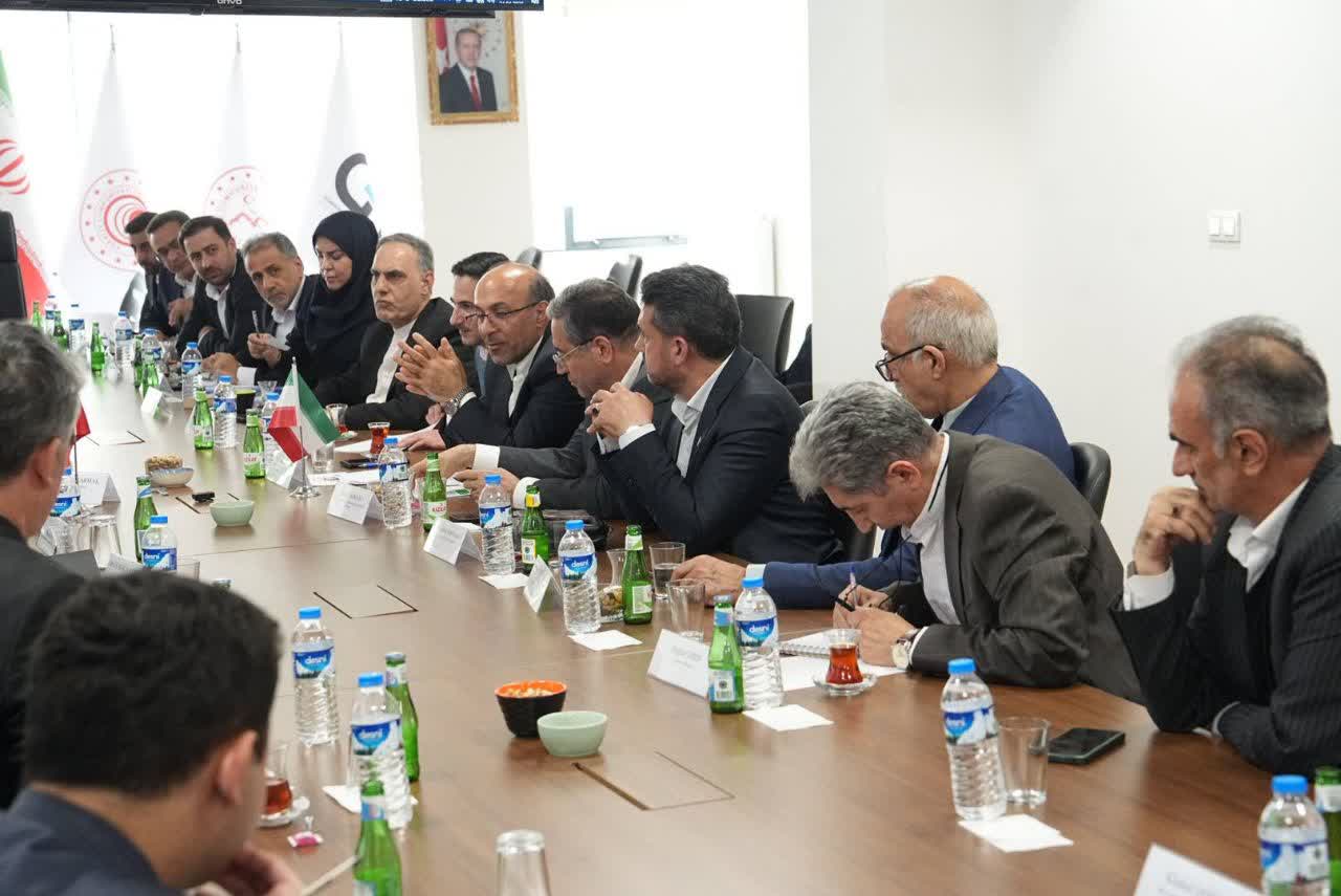 توافق راهبردی ایران و ترکیه برای تسهیل تجارت در مرز بازرگان + تصاویر