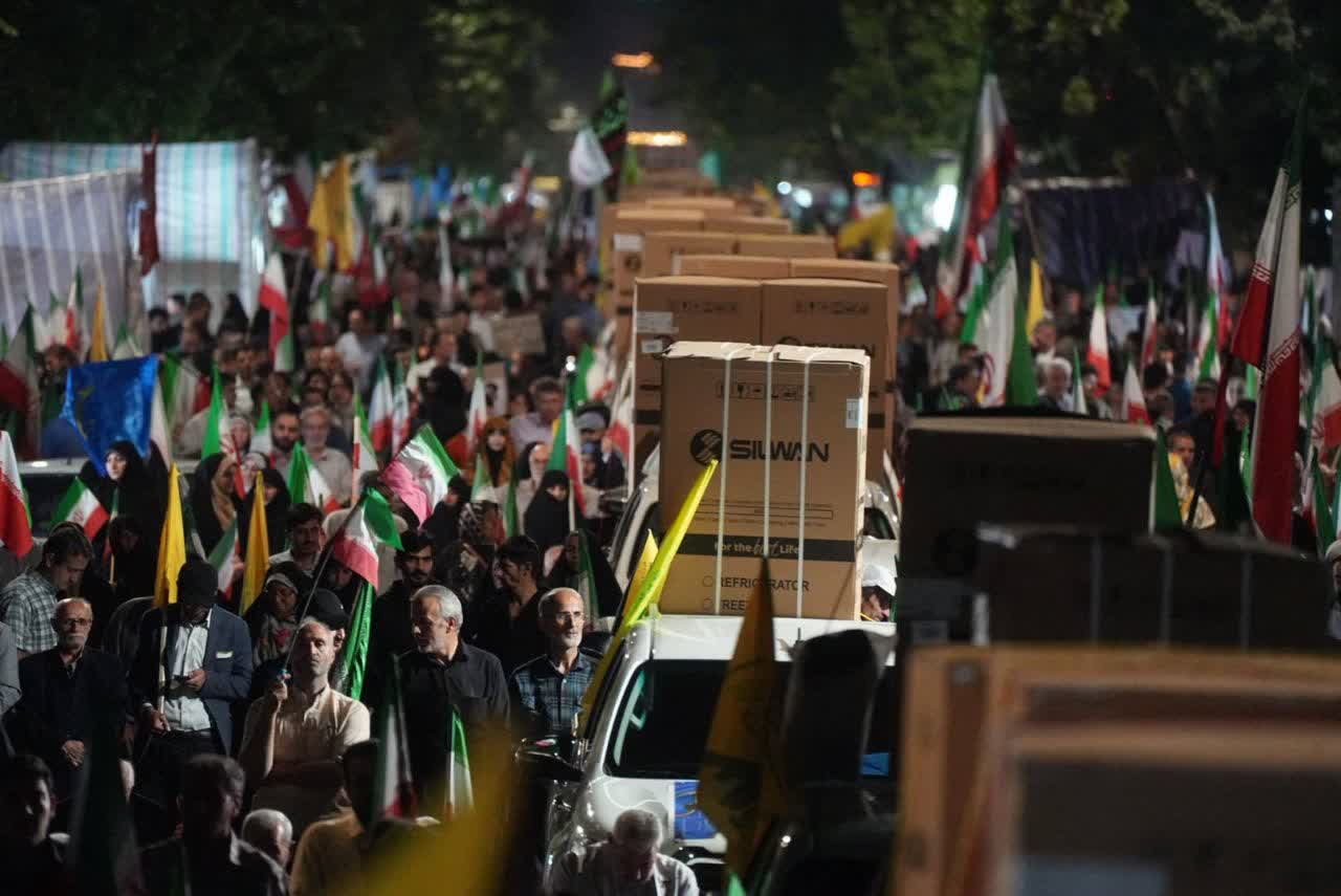 اعزام کاروان لوازم خانگی به آسیبدیدگان جنگ رمضان در آذربایجانغربی