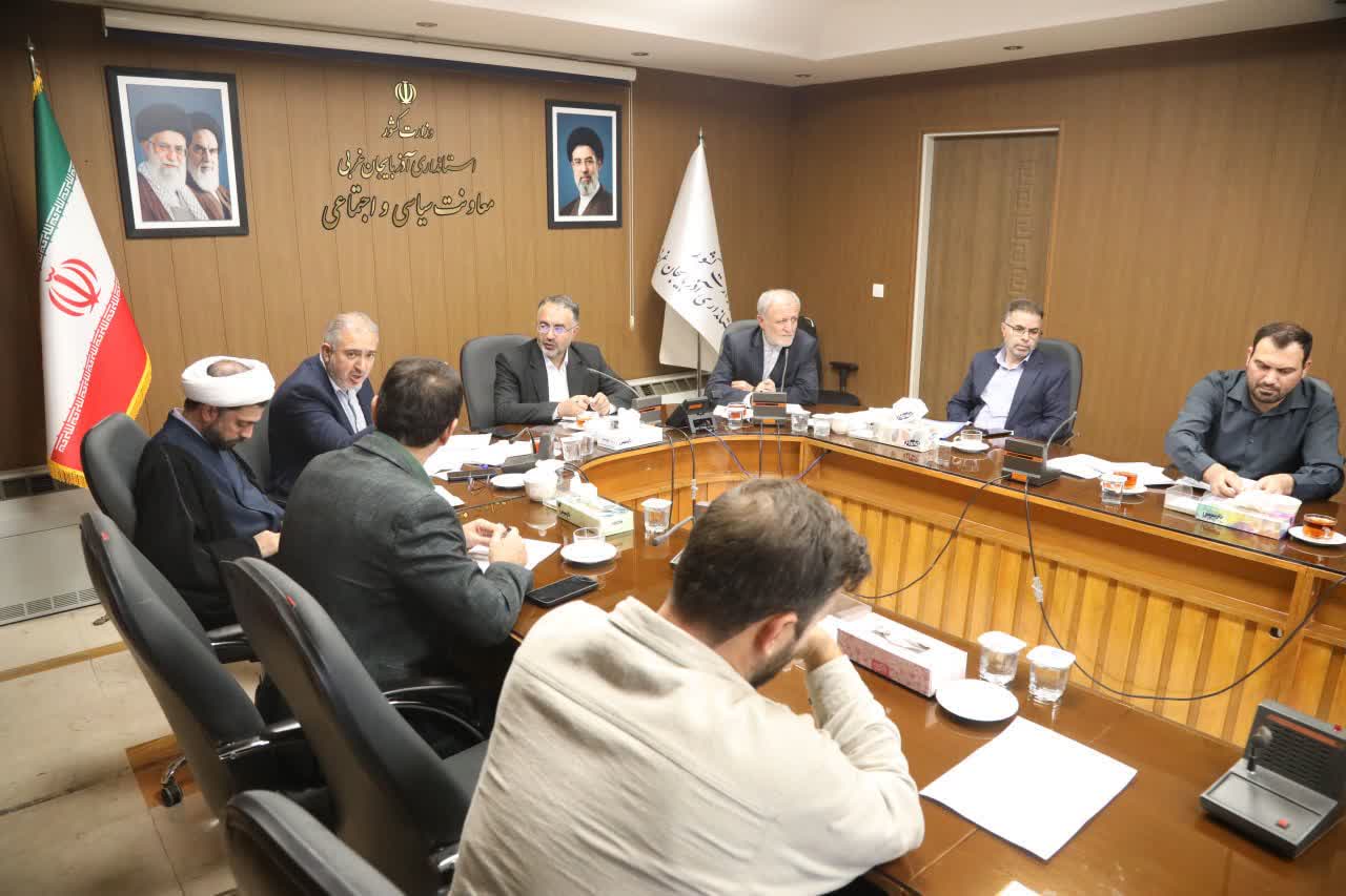 تأکید معاون سیاسی استاندار آذربایجانغربی بر تأمین مواد اولیه دارویی