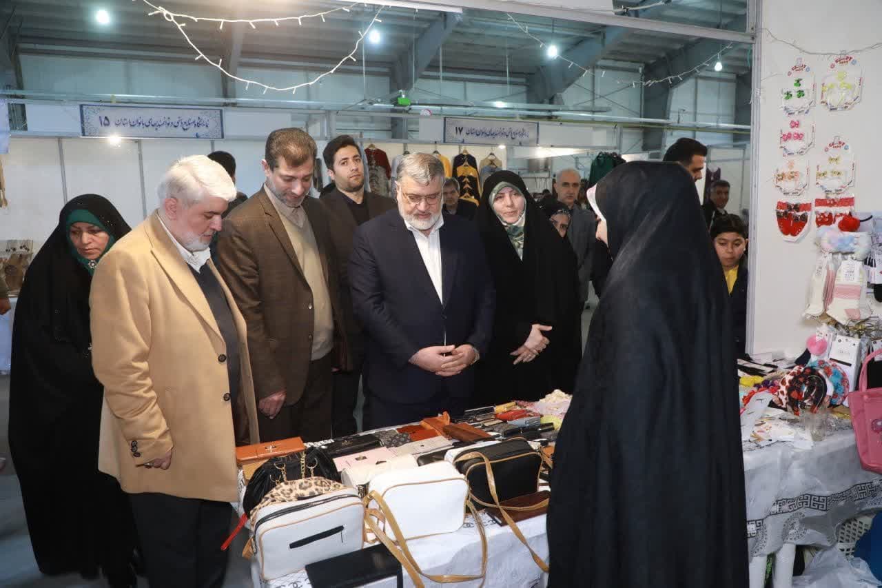 آلبوم تصویری / بازدید استاندار آذربایجانغربی از نمایشگاه صنایعدستی، سوغات و توانمندیهای بانوان استان