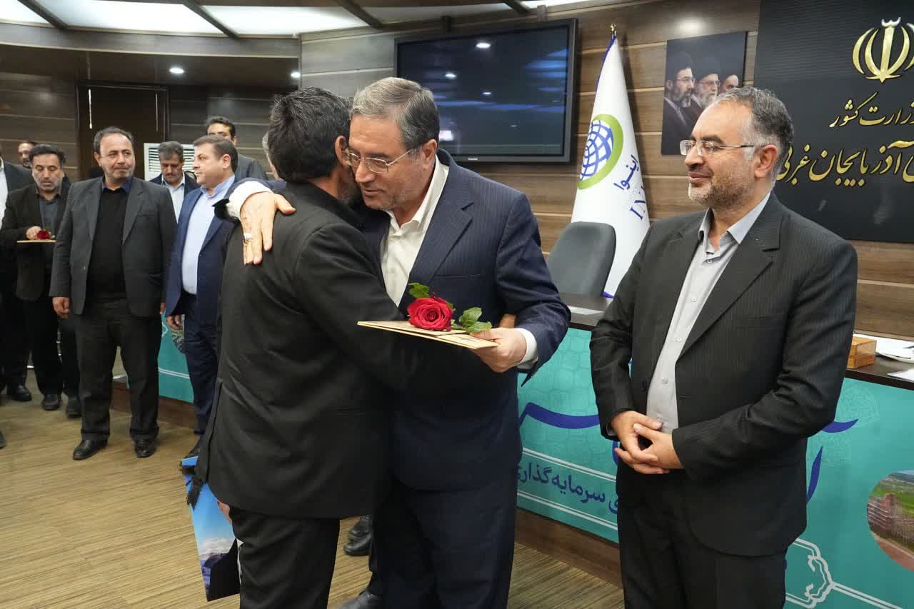 آلبوم تصویری / برگزاری آیین گرامیداشت هفته کارگر در ارومیه