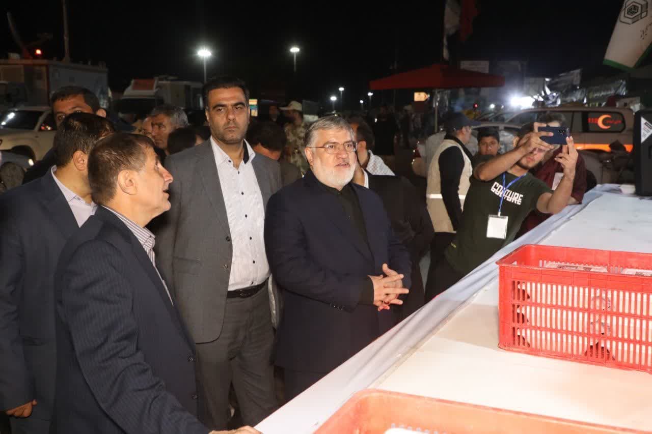 آلبوم تصویری / بازدید شبانه استاندار آذربایجانغربی از روند تردد زائران اربعین حسینی از مرز تمرچین