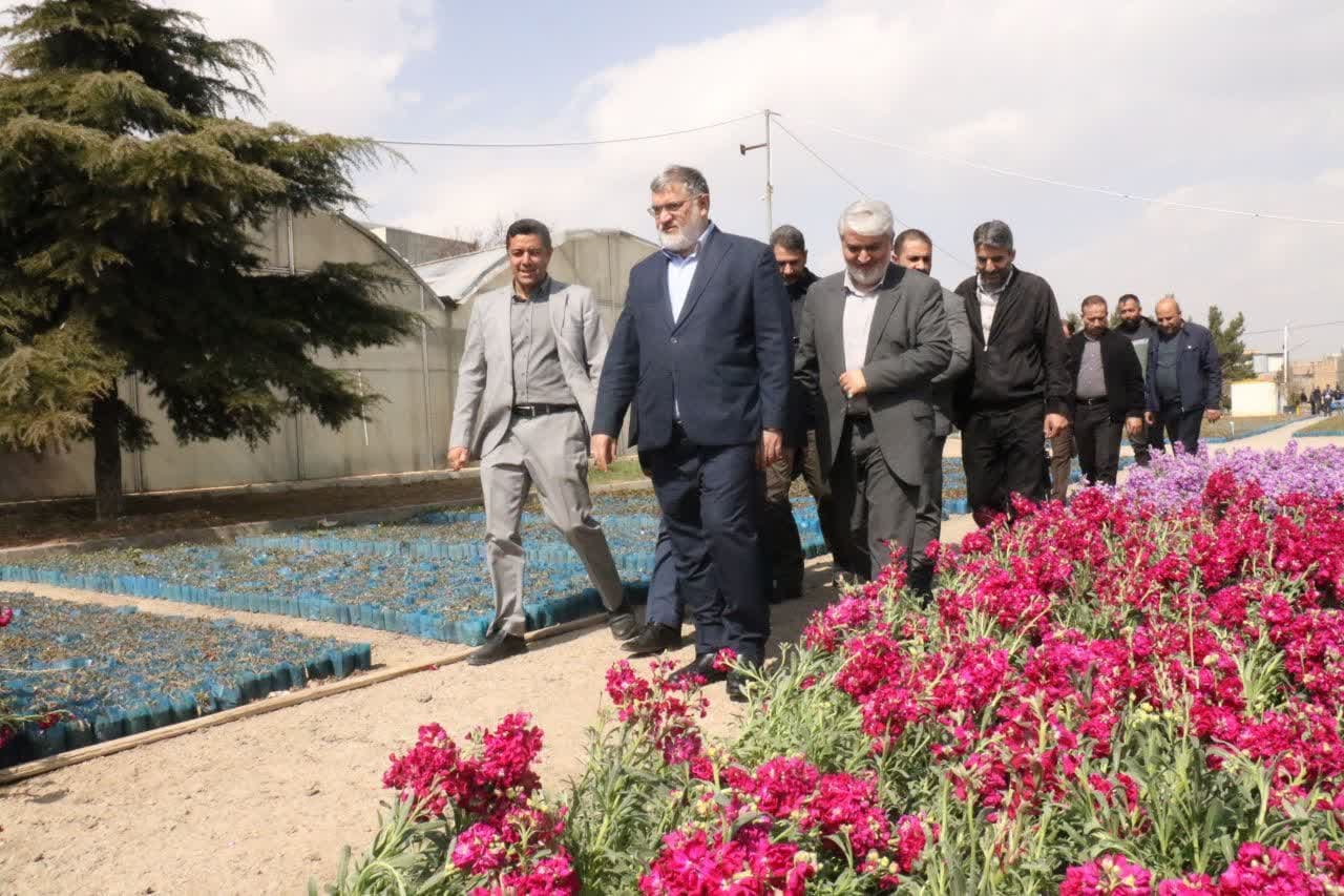 آلبوم تصویری / بازدید استاندار آذربایجانغربی از گلخانه شهرداری ارومیه