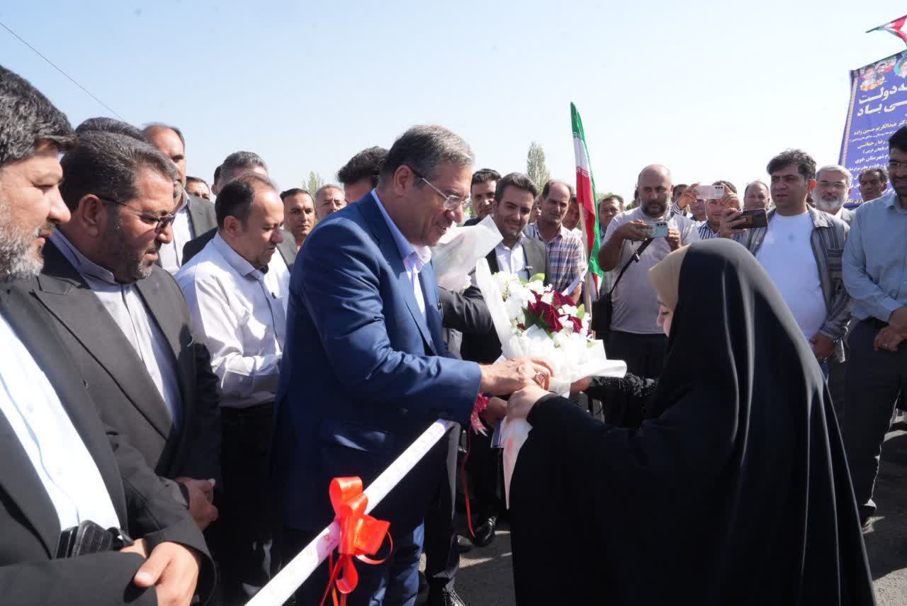 آلبوم تصویری / افتتاح 123 پروژه طرح هادی و آسفالت معابر روستایی در آذربایجانغربی