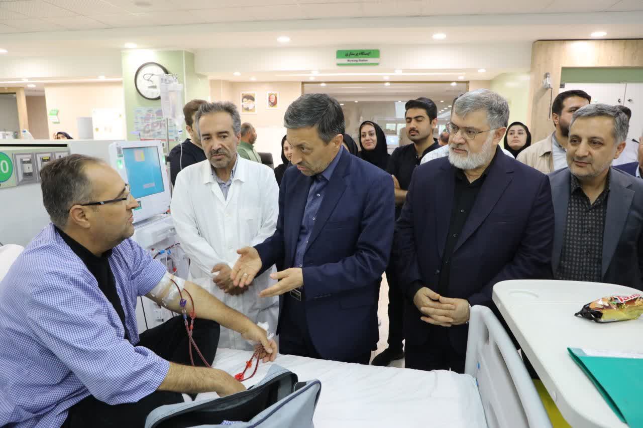 بازدید رئیس بنیاد مستضعفان انقلاب اسلامی و استاندار آذربایجان غربی از مرکز همودیالیز خیرین ارومیه + تصاویر