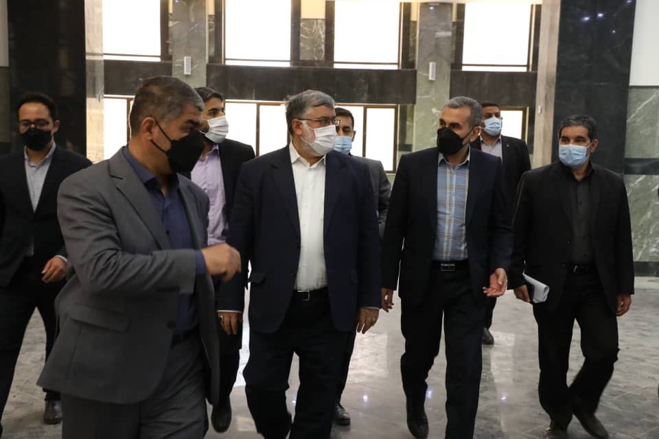 بازدید محمدصادق معتمدیان استاندار آذربایجان غربی از روند تجهیز تالار مرکزی ارومیه