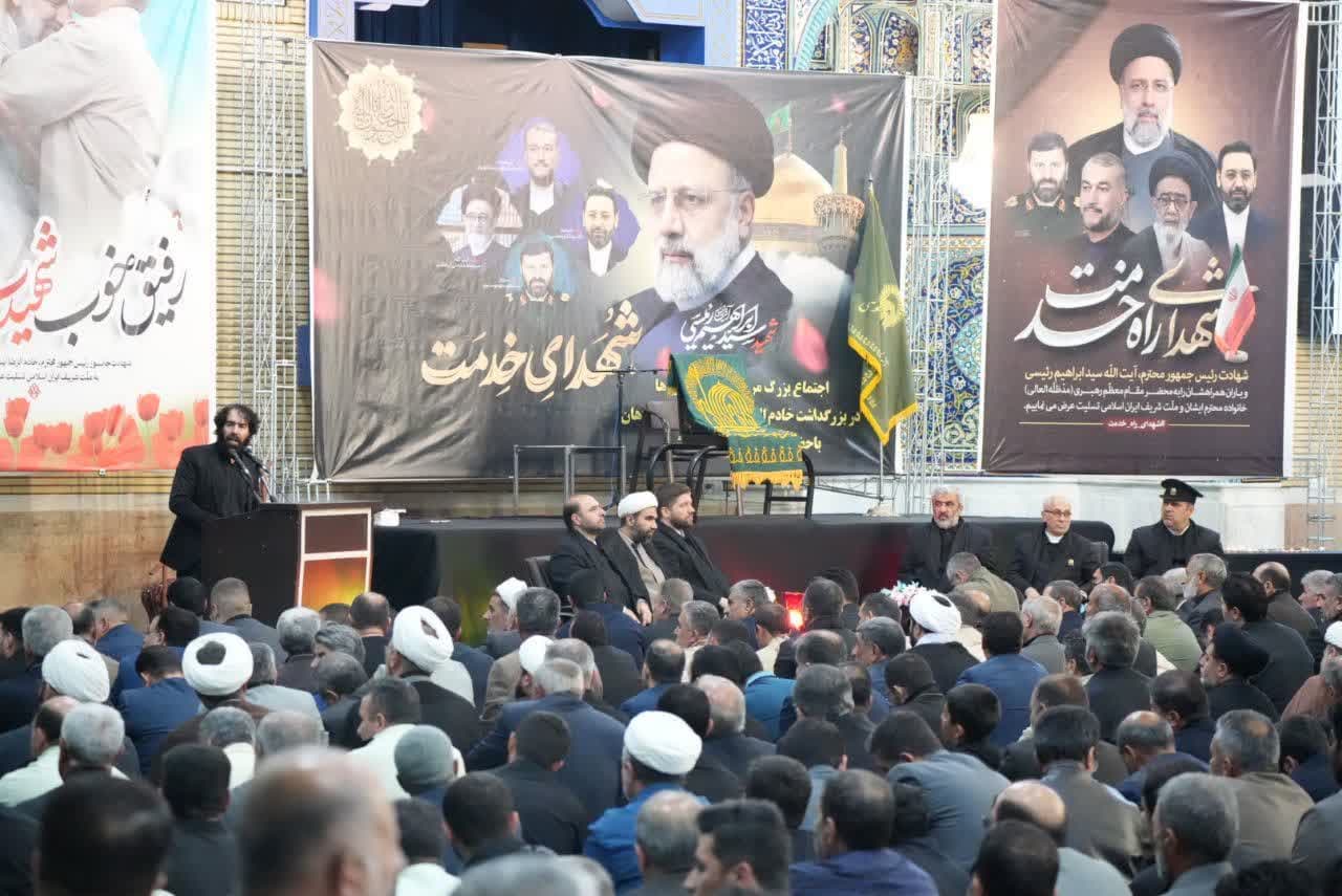 آلبوم تصویری / اجتماع امام رضایی های ارومیه در سوگ شهدای حادثه بالگرد