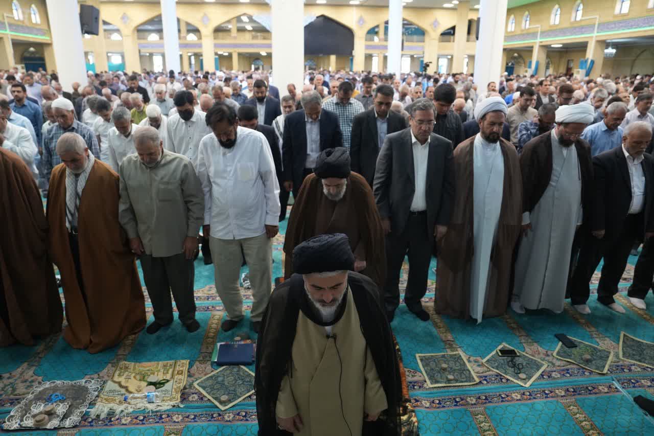 آلبوم تصویری / حضور استاندار آذربایجانغربی در آیین نماز جمعه ارومیه