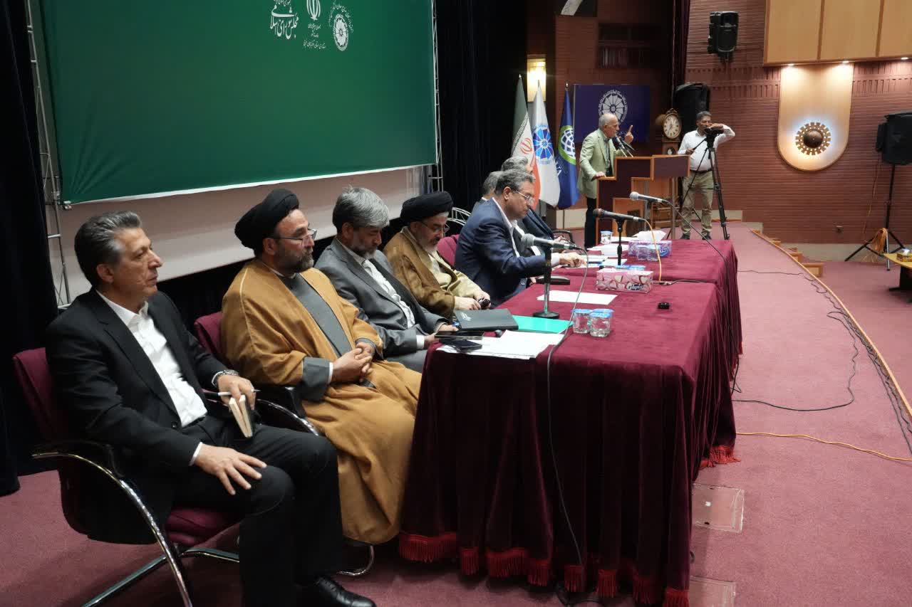 برگزاری نشست بررسی چالشها و راهکارهای توسعه اقتصادی آذربایجانغربی + تصاویر