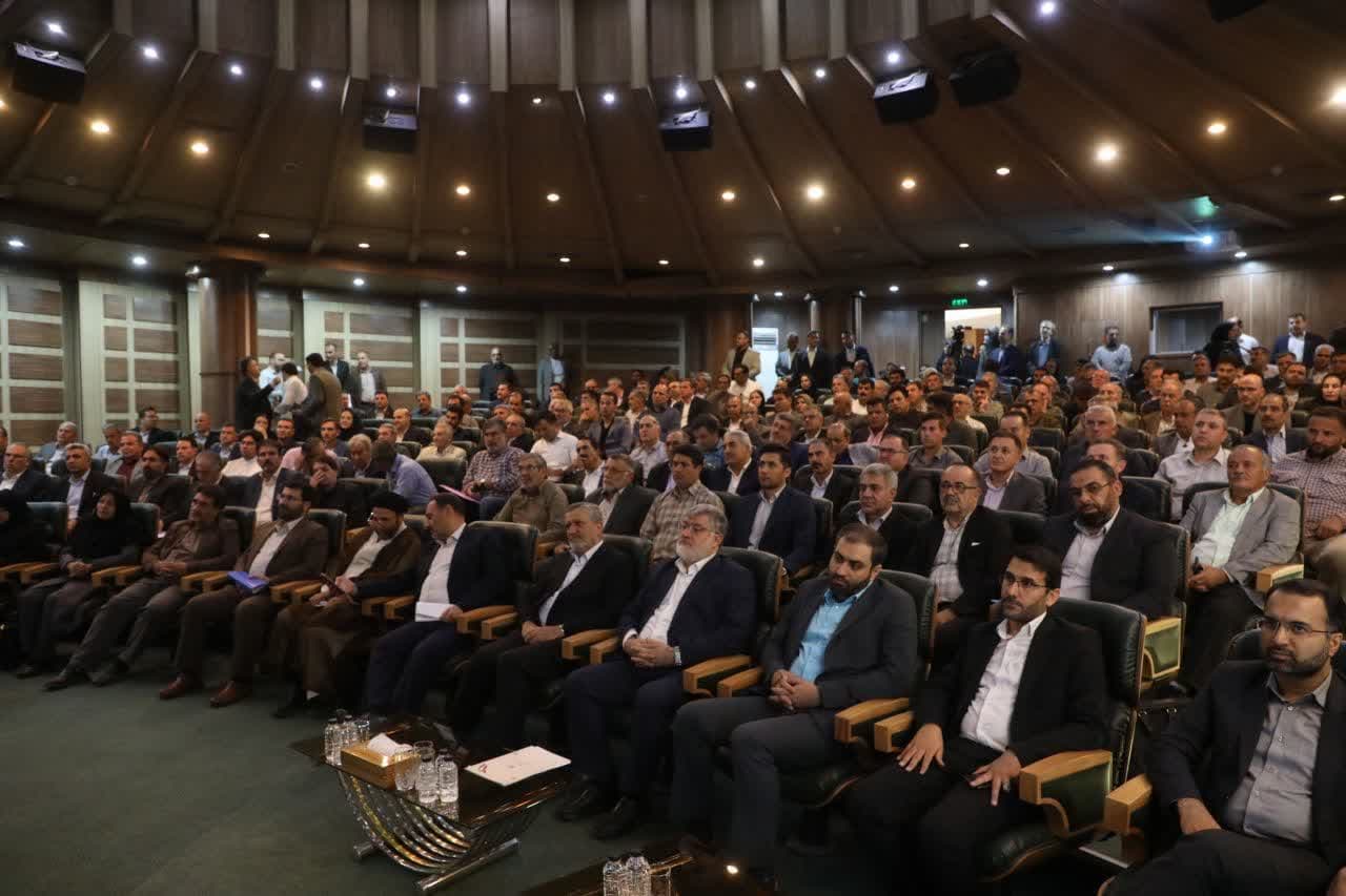 آلبوم تصویری / برگزاری نشست فعالین بخش تعاون، کار آفرینان و تشکل های کارگری آذربایجانغربی