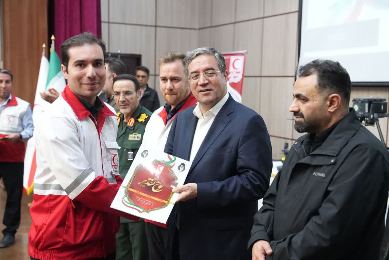 آلبوم تصویری / برگزاری مراسم تجلیل از رشادت‌های امدادگران جمعیت هلال احمر آذربایجان‌غربی