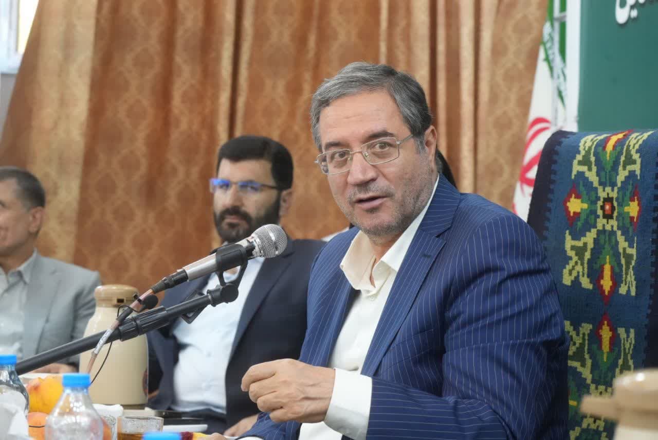 برگزاری نشست استاندار آذربایجانغربی با معتمدین، فعالین اقتصادی، سرمایهگذاران و نخبگان شهرستان باروق