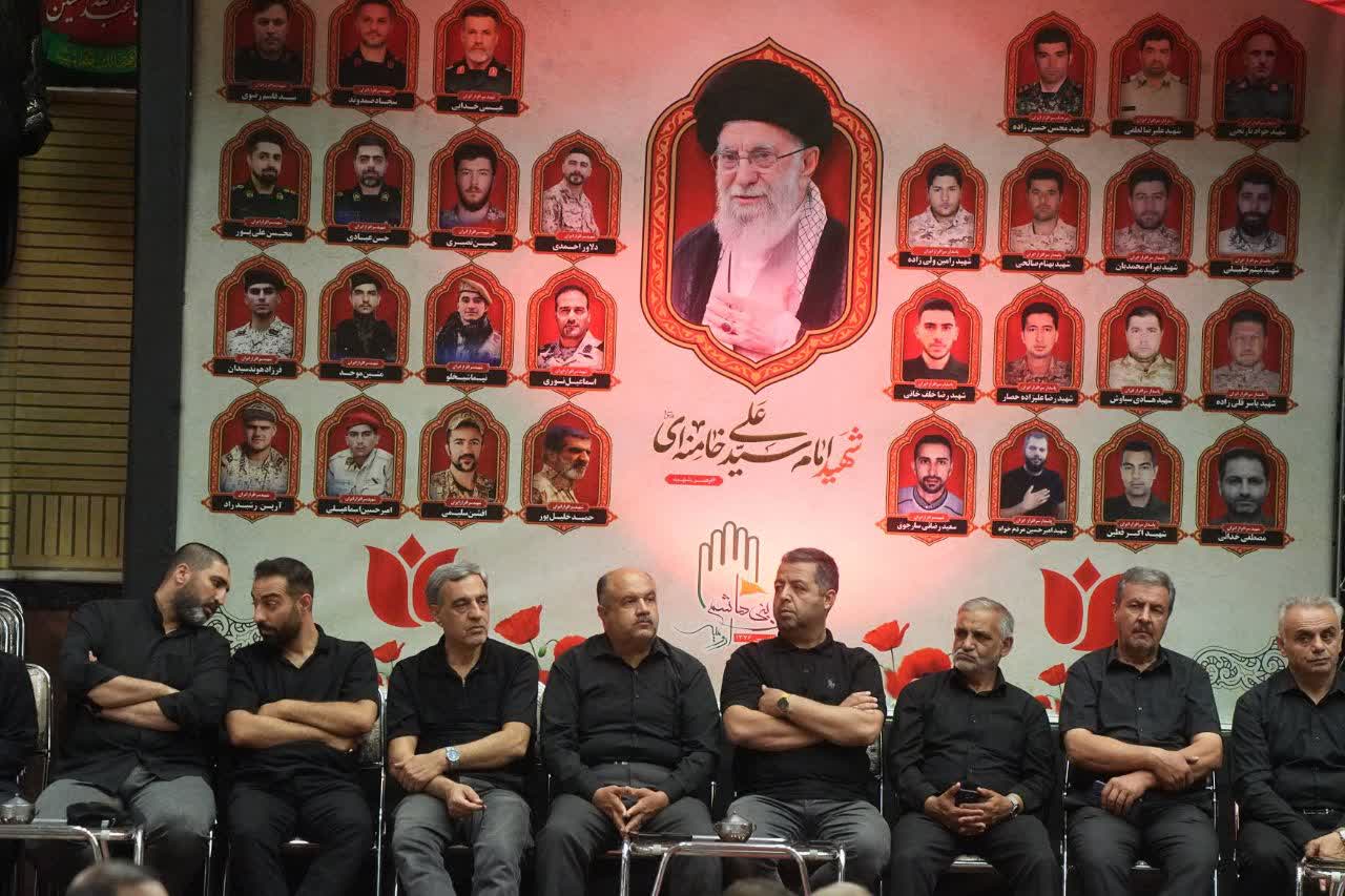 حضور استاندار آذربایجانغربی در آیین عزاداری حسینیه اعظم حضرت علی بن موسیالرضا (ع) ارومیه + تصاویر