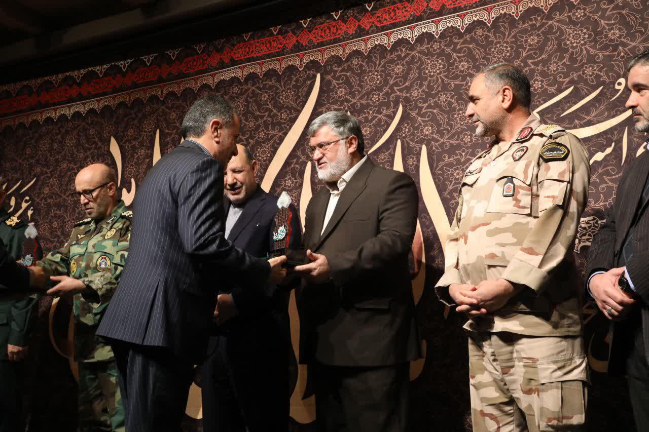 آلبوم تصویری / برگزاری آیین تجلیل از خادمین اربعین حسینی در استان و یادبود اولین سال بازگشایی مرز تمرچین جهت تردد زائرین اربعین