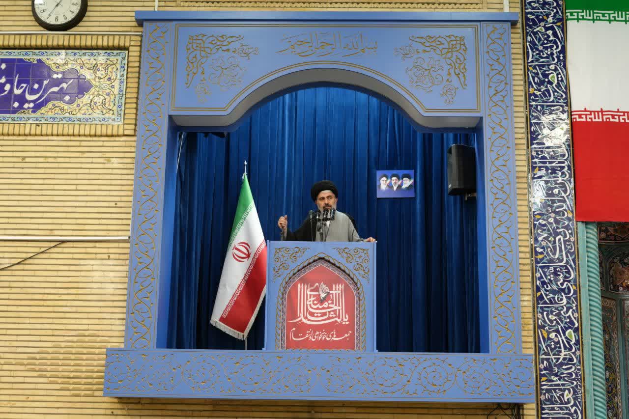 تجلی وحدت و بصیرت در نماز جمعه ارومیه + تصاویر